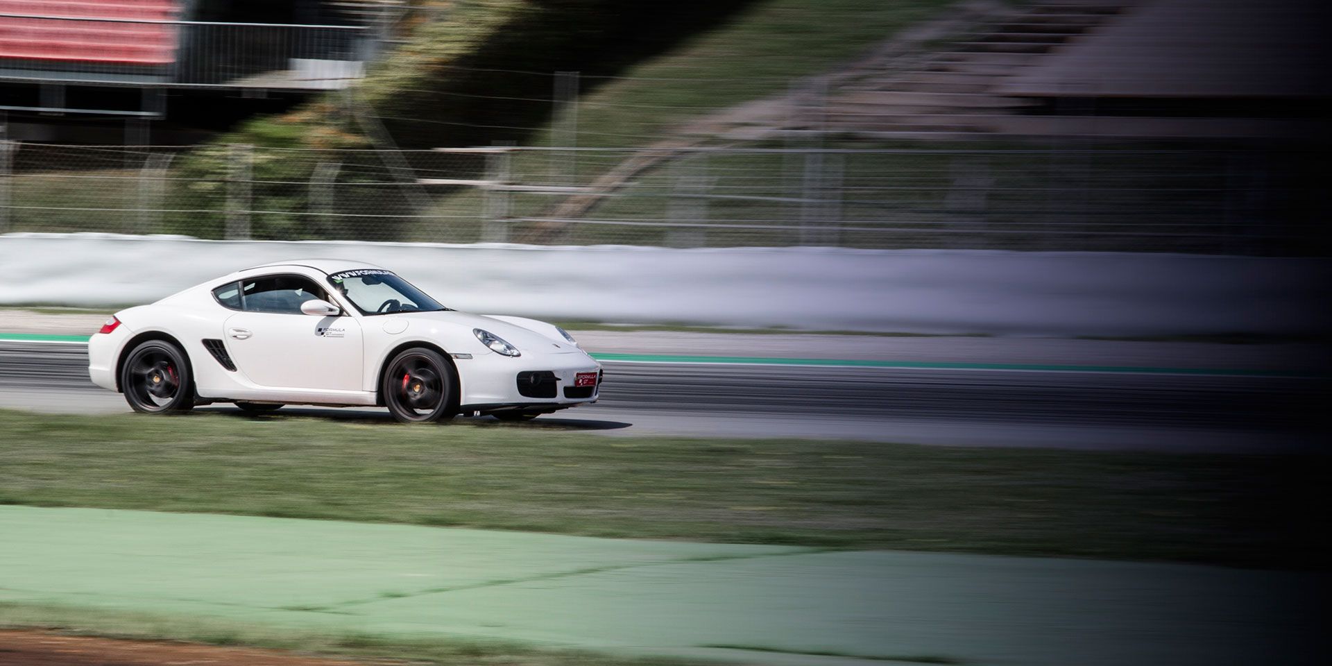 Conducir Porsche Cayman en el Circuit de Barcelona-Catalunya